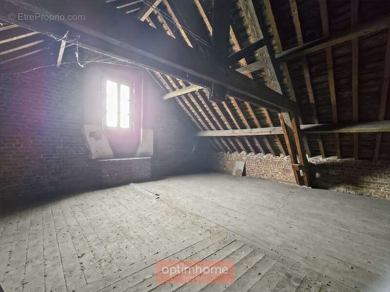 Maison à CROISILLES