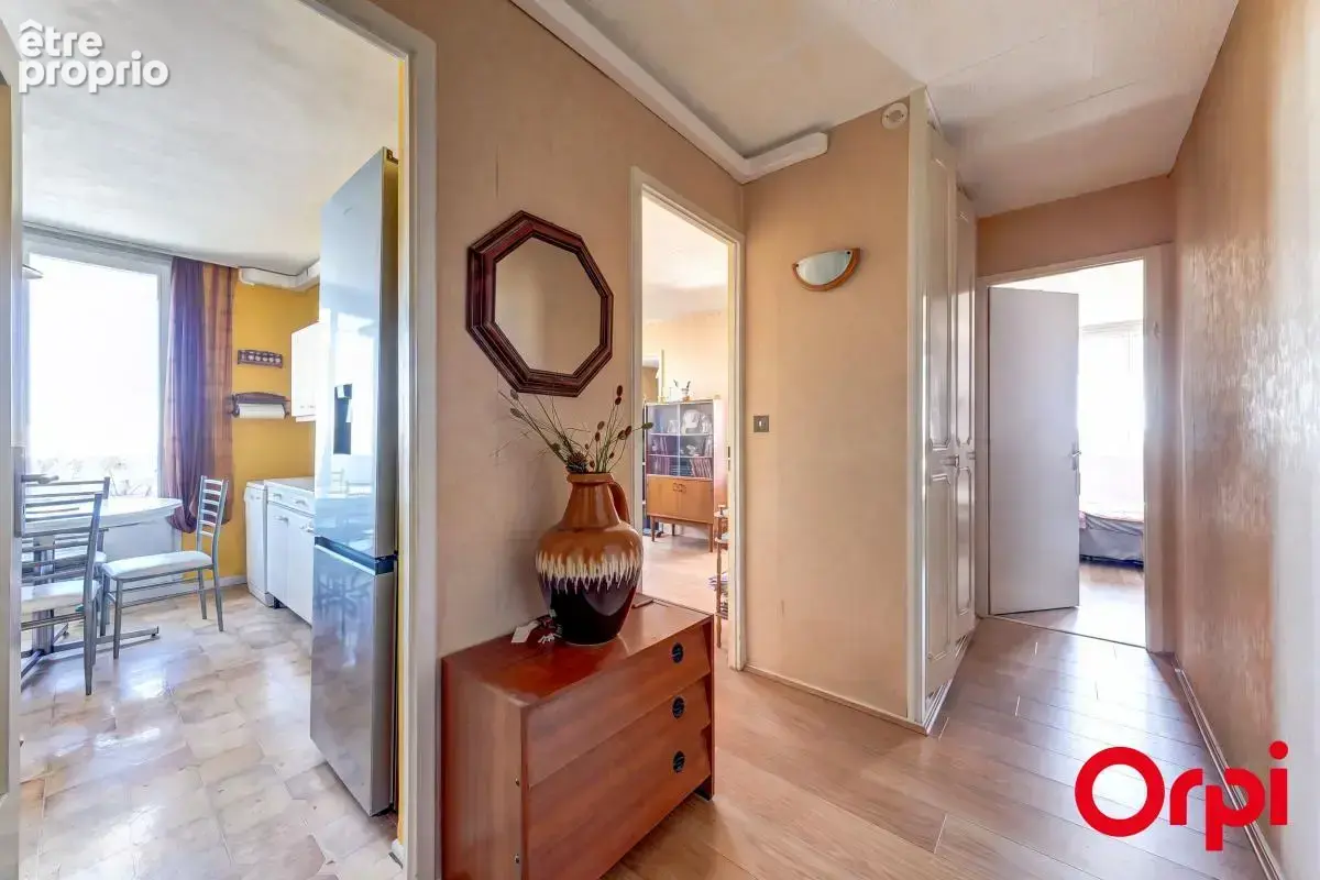 Appartement À Vendre - photo 2