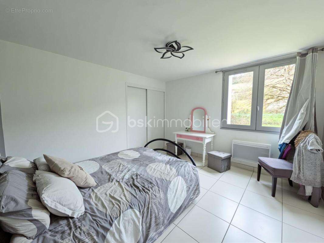 Maison à VIC-FEZENSAC