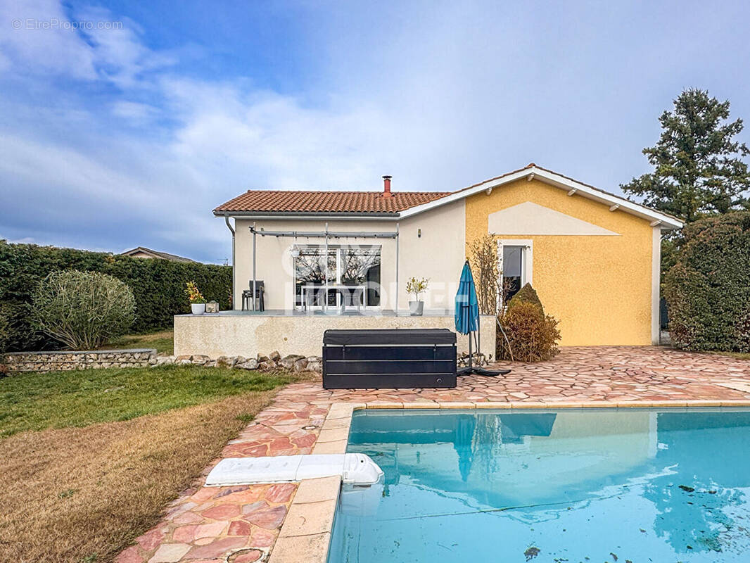 Maison à LES COTES-D'AREY