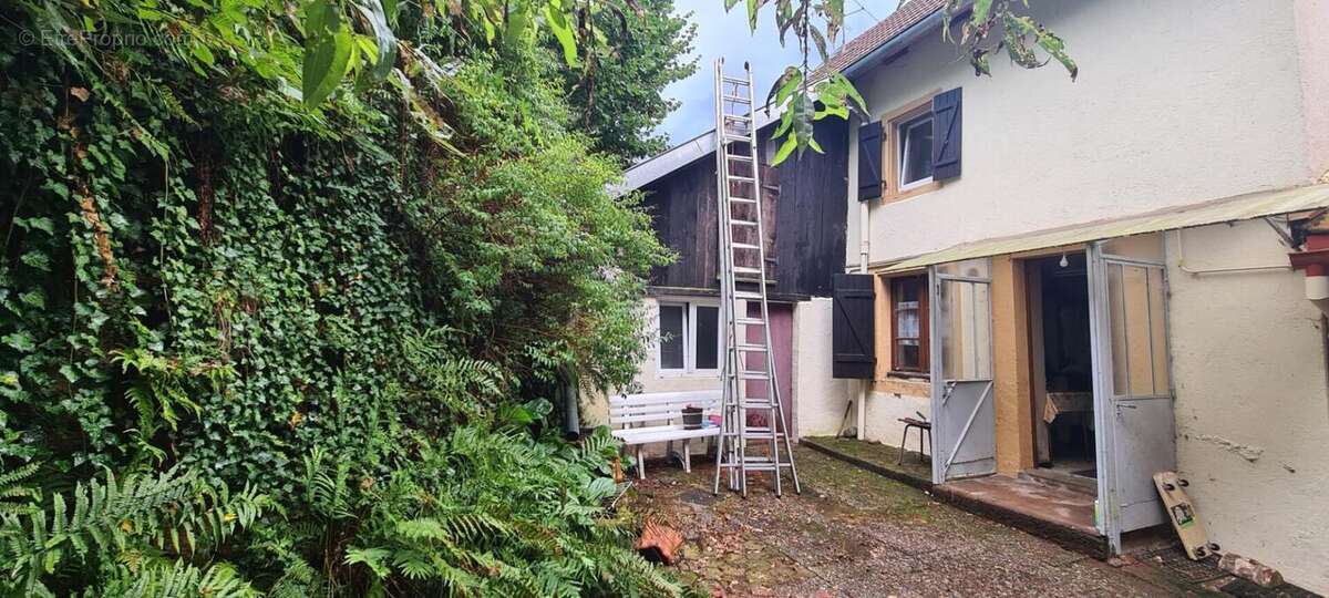 Maison à ROUGEGOUTTE