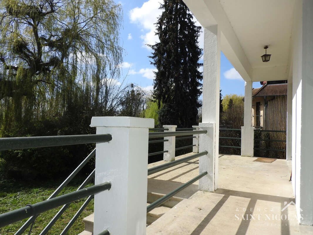 Maison à MEULAN