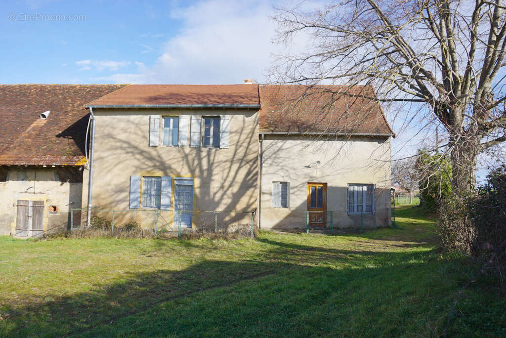 Maison à PARAY-LE-MONIAL