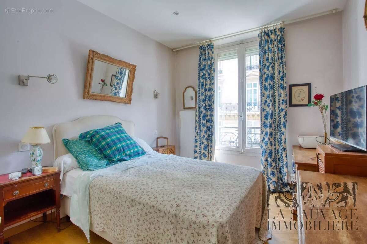 Appartement à PARIS-8E