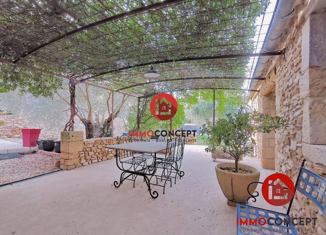 Maison à SAINT-VICTOR-LA-COSTE