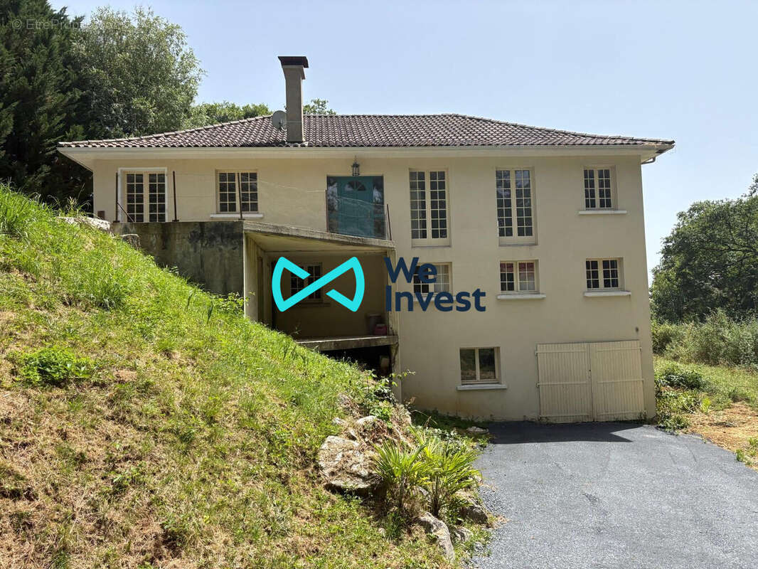 Maison à SAUVAGNON
