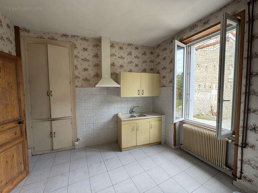 Maison à BARBEZIEUX-SAINT-HILAIRE