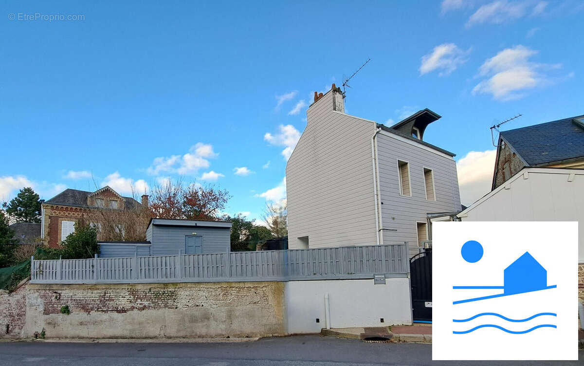 Maison à SAINT-JOUIN-BRUNEVAL