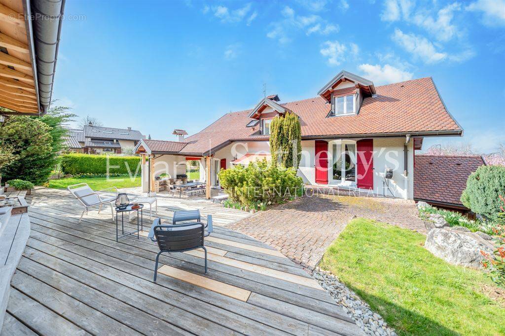 Maison à NEUVECELLE