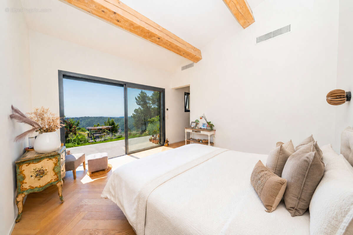 Maison à TOURRETTES-SUR-LOUP