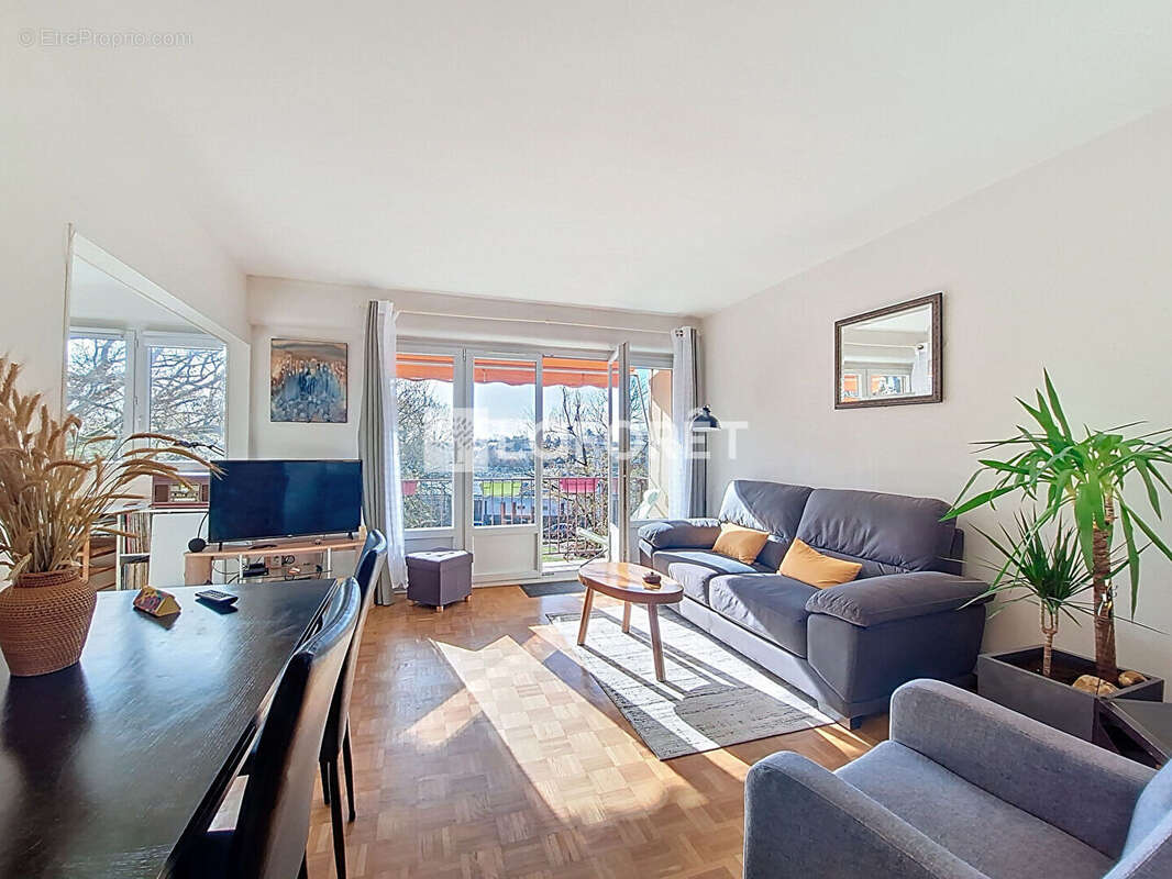 Appartement à VERNEUIL-SUR-SEINE