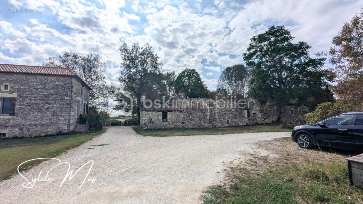 Ensemble de caractère - 2 hectares - DPE C - photo 23