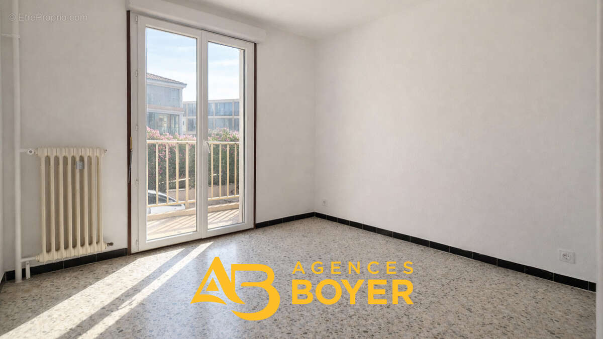 Appartement à SIX-FOURS-LES-PLAGES
