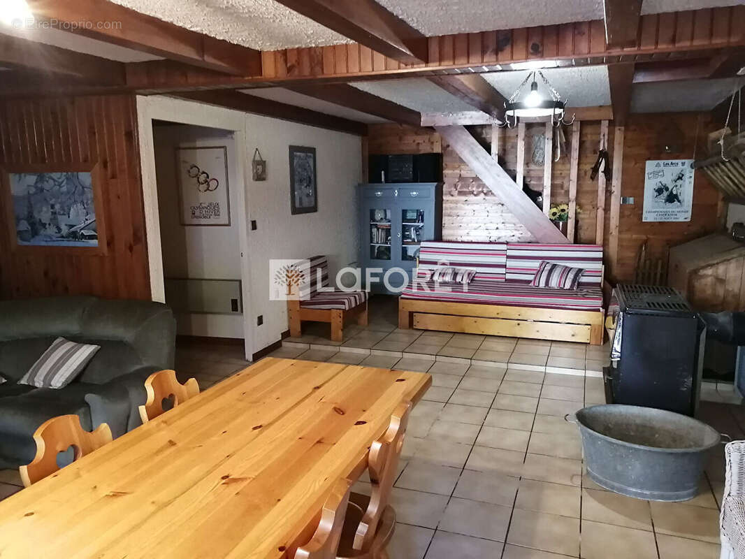 Maison à MONTVALEZAN