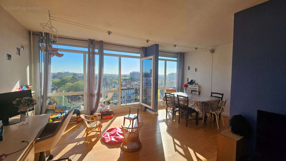 Appartement à HOUILLES