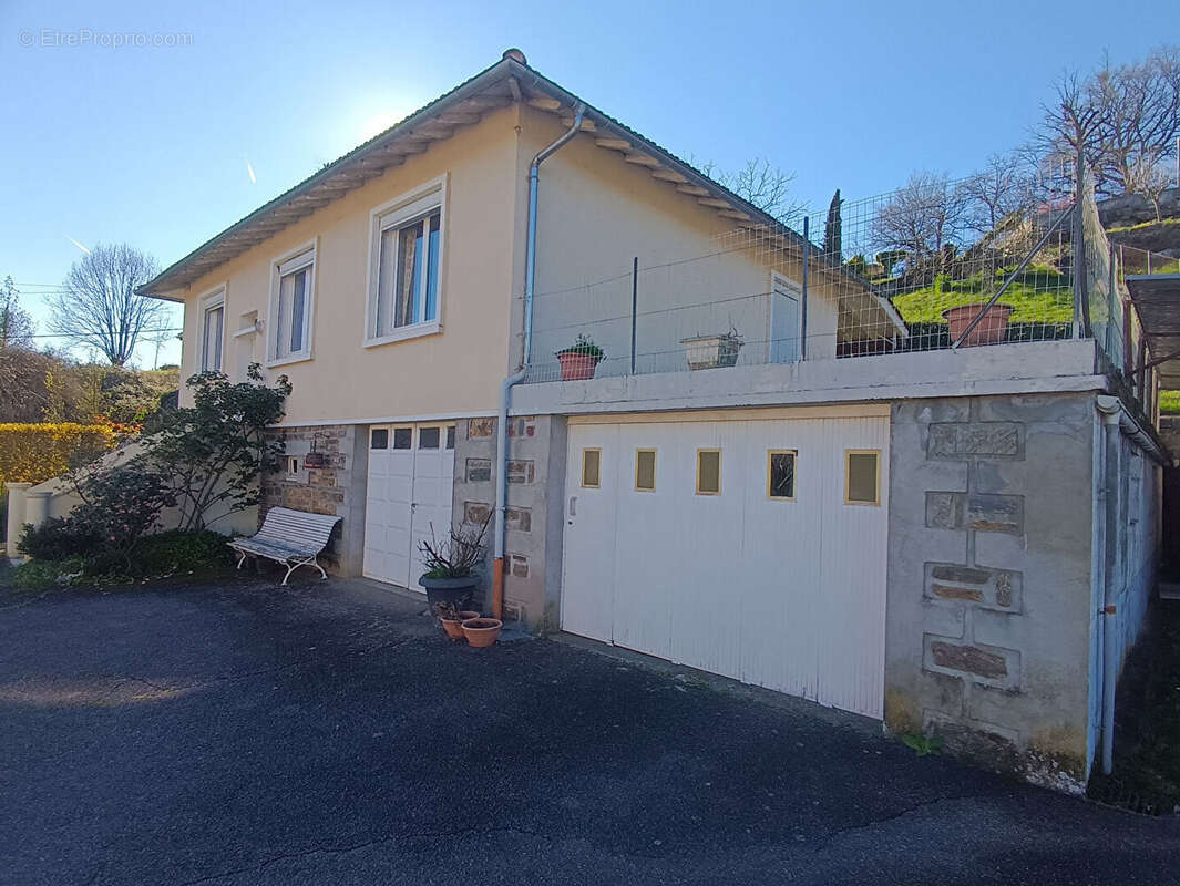 Maison à BAGNAC-SUR-CELE