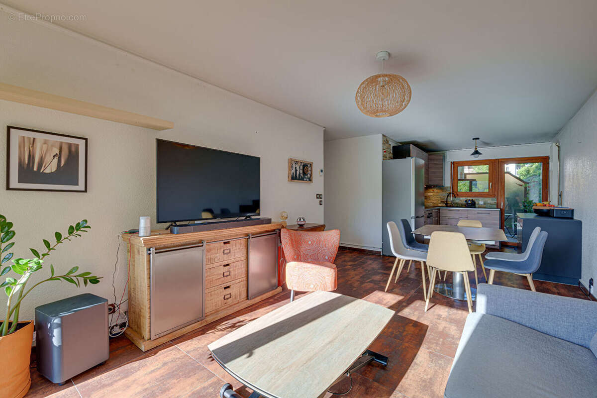 Appartement Evian Les Bains 3 pièces 61.10m² au calme avec vue lac et proche centre-ville - photo 8