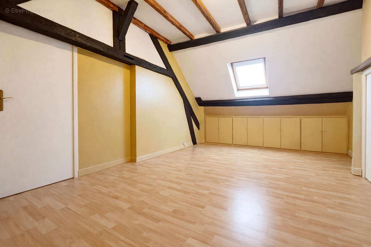 Appartement à LINAS