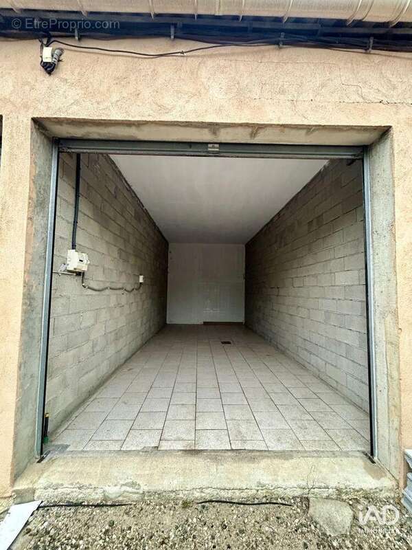 Commerce 850 m² à Villeneuve-Les-Beziers  - photo 9