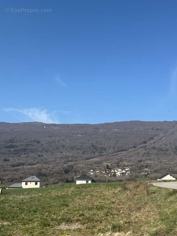 Terrain 372 m² à Billiat  - photo 2