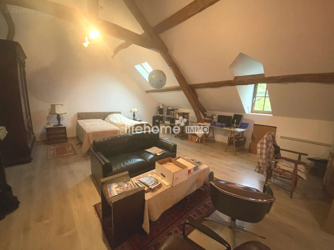 Maison à VICQ-SUR-NAHON