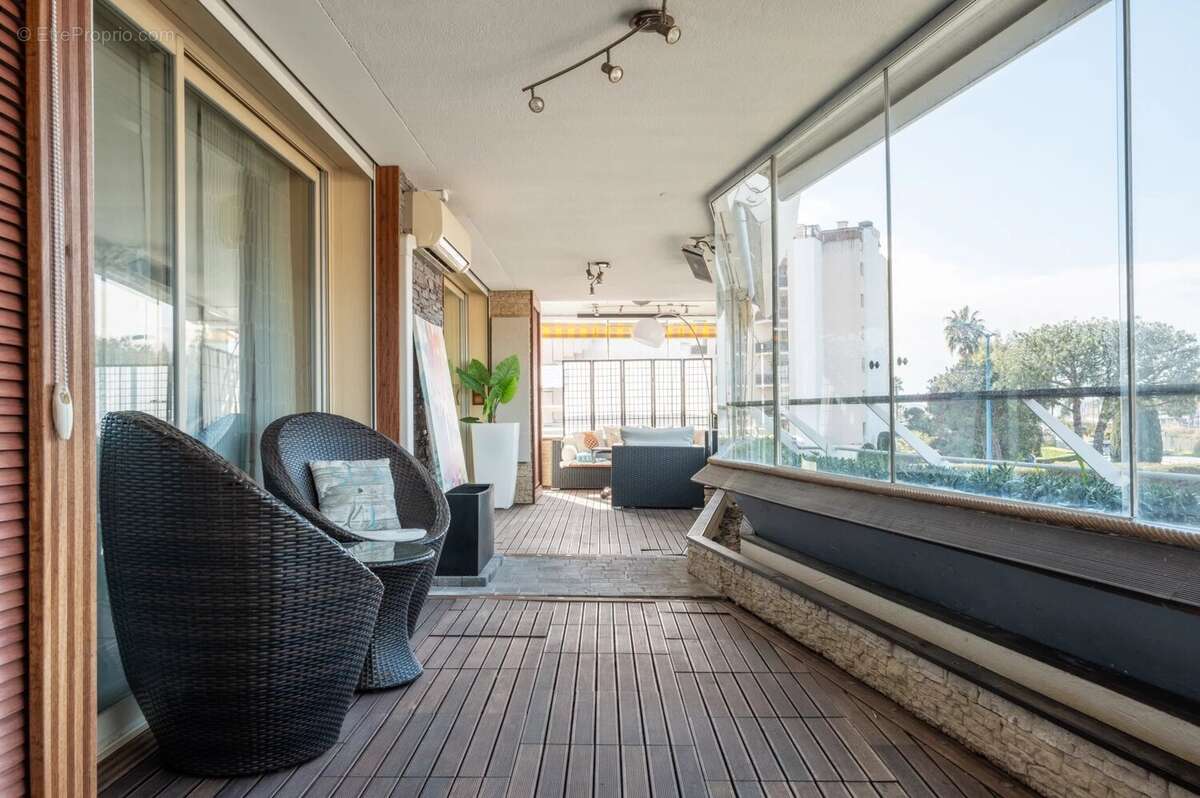 Appartement à VILLENEUVE-LOUBET