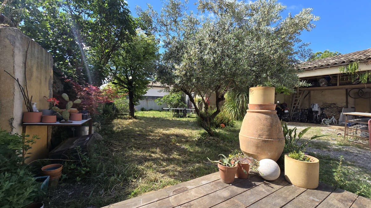 Maison à CAVEIRAC