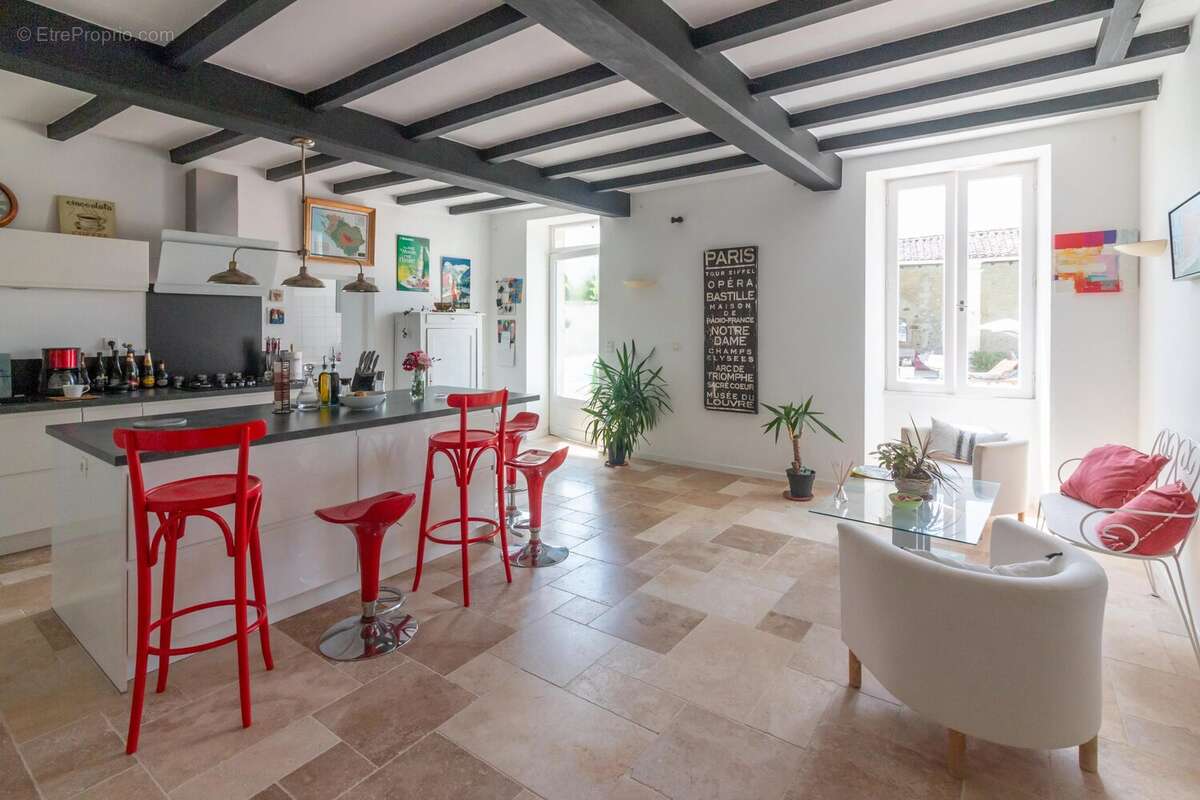 Maison à SAINT-SULPICE-DE-COGNAC