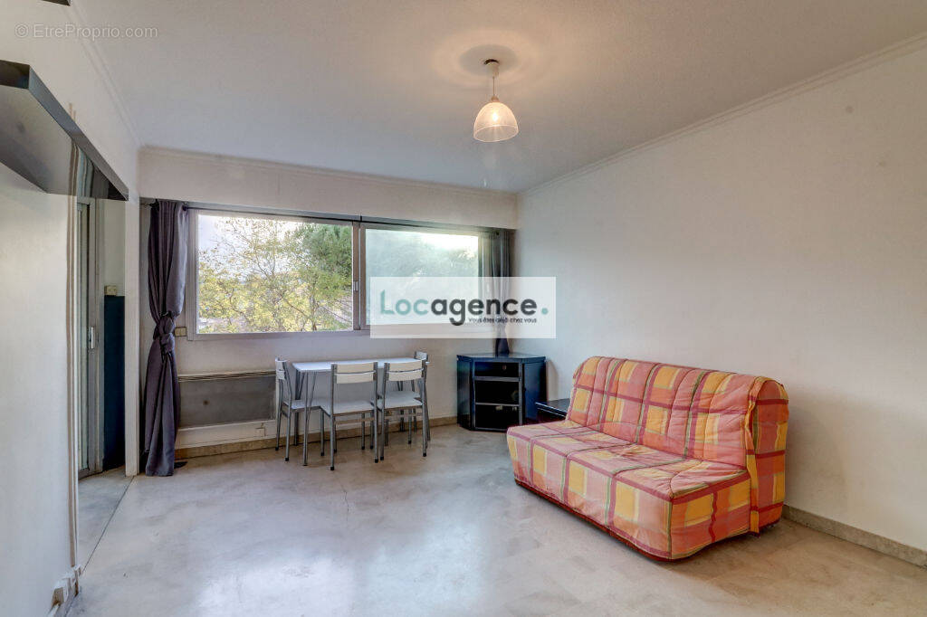 Appartement à MANDELIEU-LA-NAPOULE