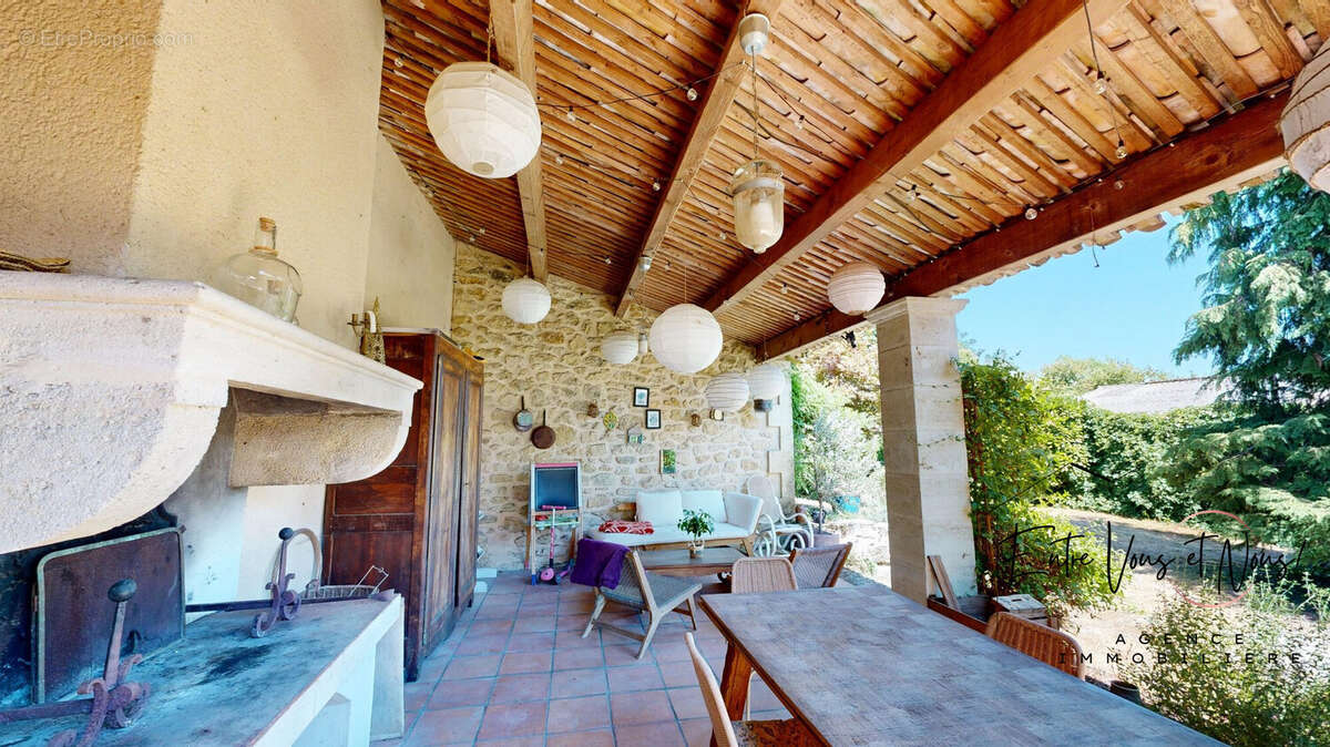 Maison 280 m² à Saint-Pierre-D'aurillac  - photo 8