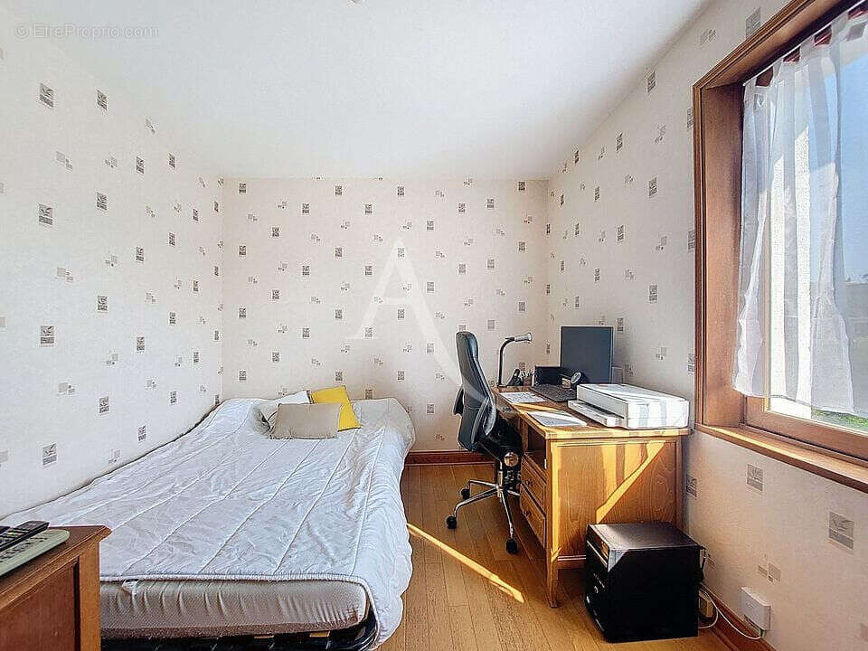 Maison à SAINT-LAURENT-DE-LA-PLAINE