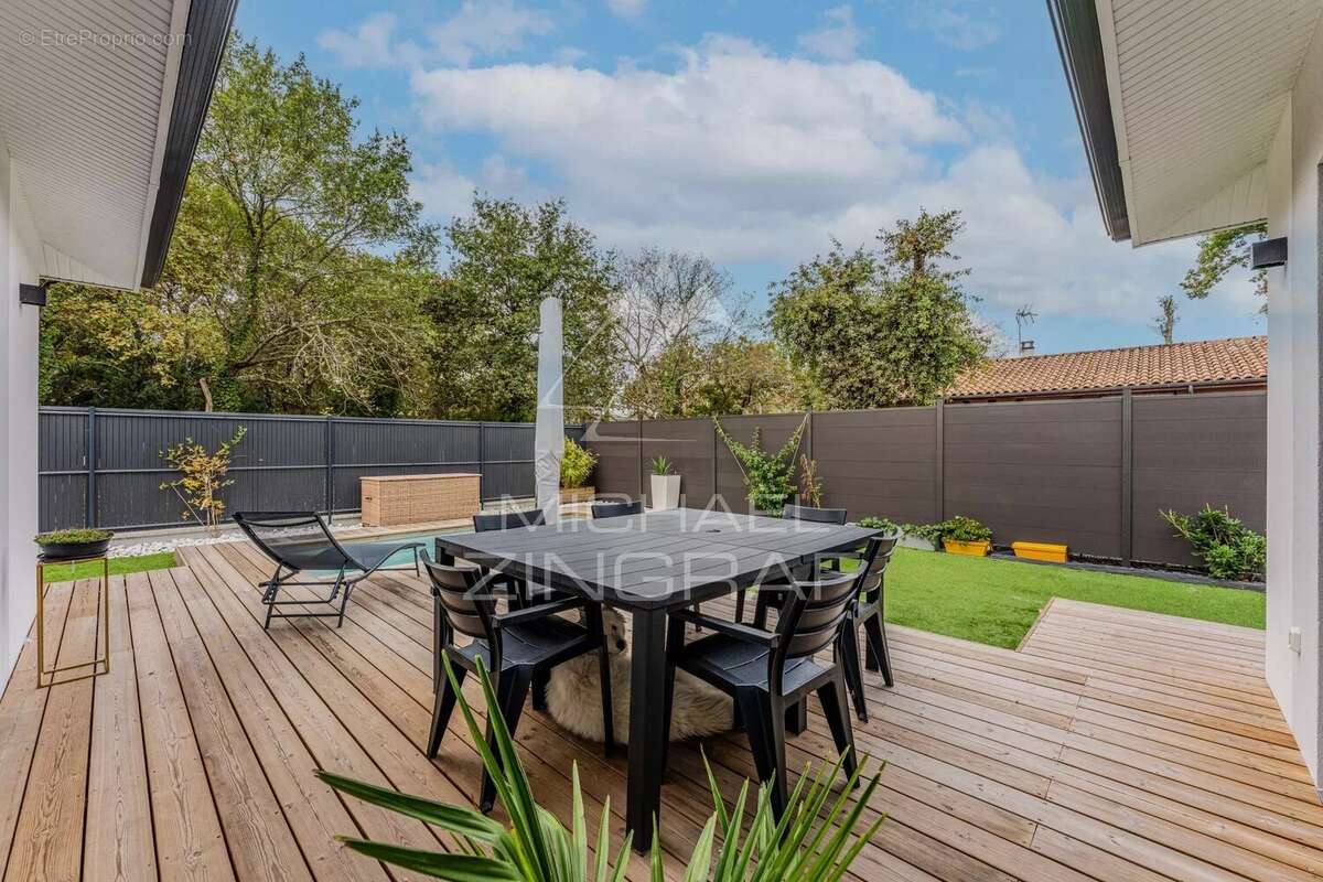 À deux pas du Bassin, une villa moderne prête à vivre - photo 11