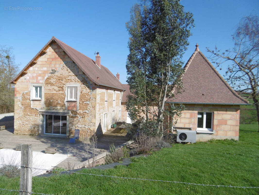 Maison à SAINT-DIDIER-EN-BRIONNAIS