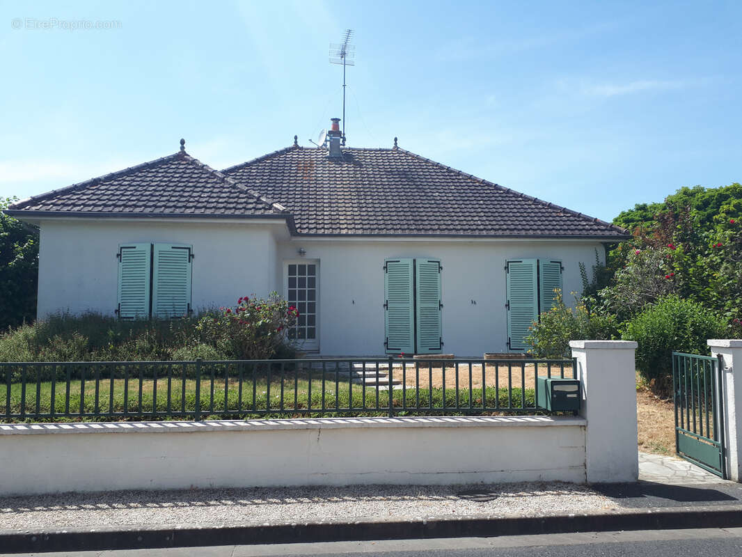 Maison à LES ORMES