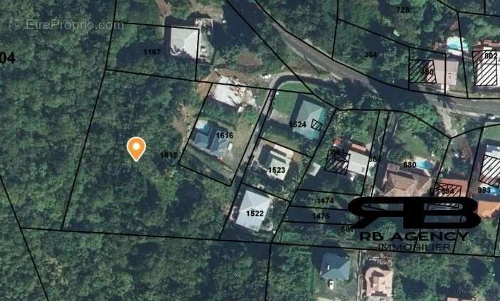 Terrain à RIVIERE-SALEE