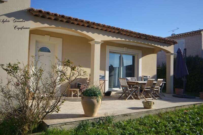 Maison à SAINT-MARTIN-DE-CRAU