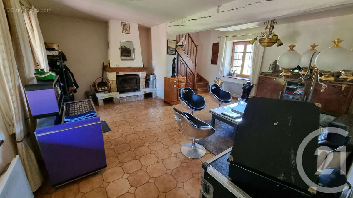Maison 195 m² à Bantanges  - photo 4