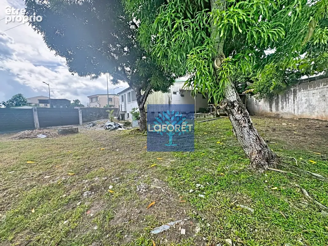 A VENDRE : Local commercial d'environ 116m² à Kerlys FORT-DE-FRANCE - photo 11