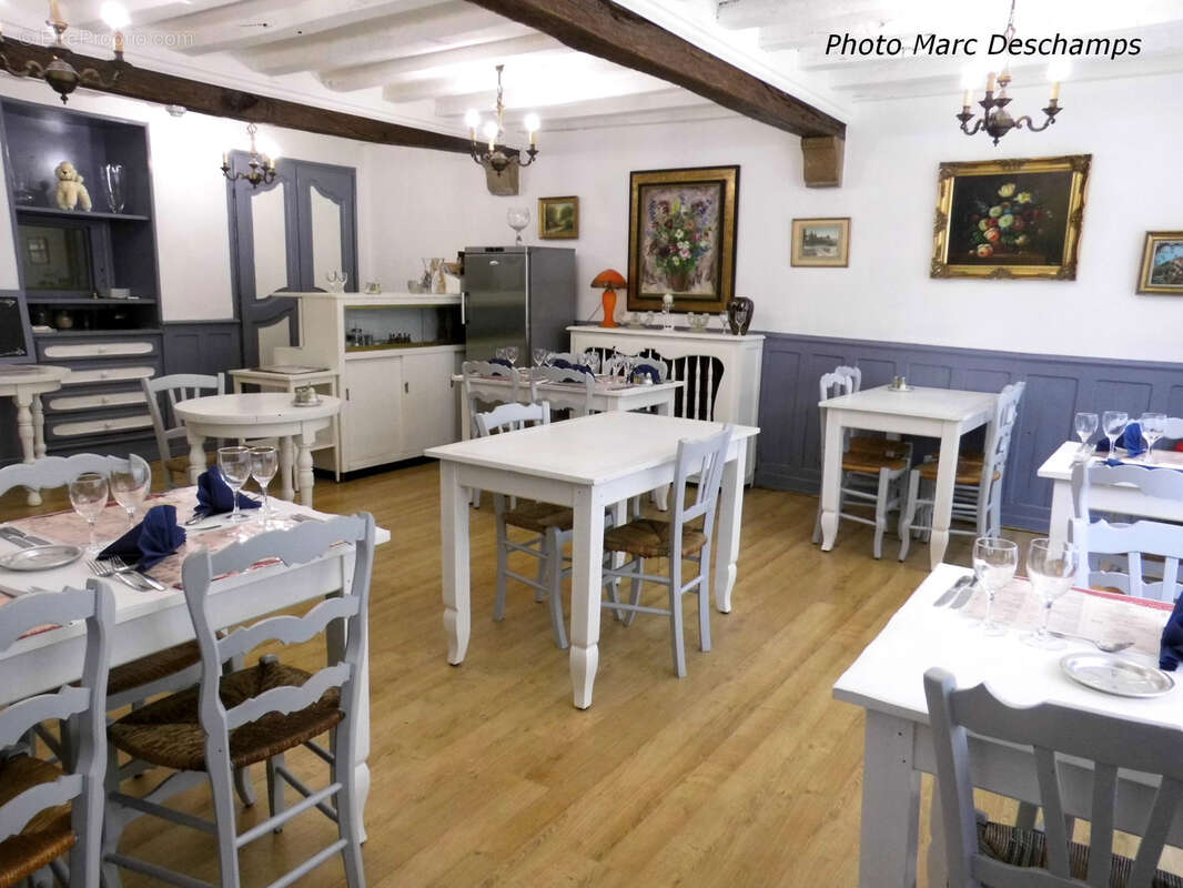 Immeuble de centre ville , hotel-bar-restaurant 13 chambres + appartement privé surface de 620m2 hab., courett - photo 6