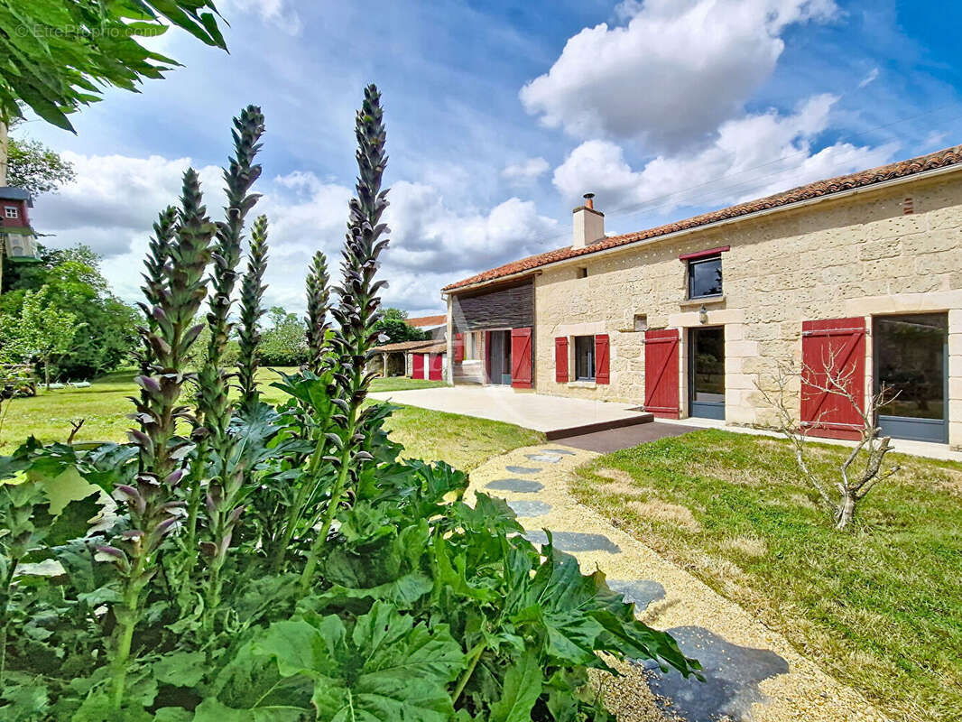 Maison à DOUE-LA-FONTAINE