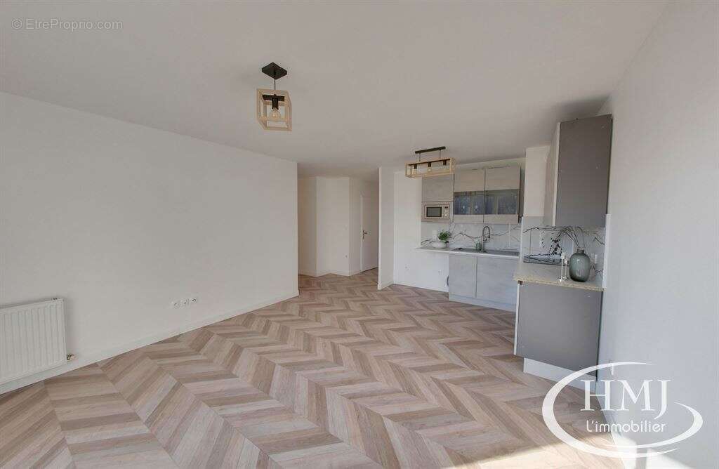 Appartement à CORBEIL-ESSONNES