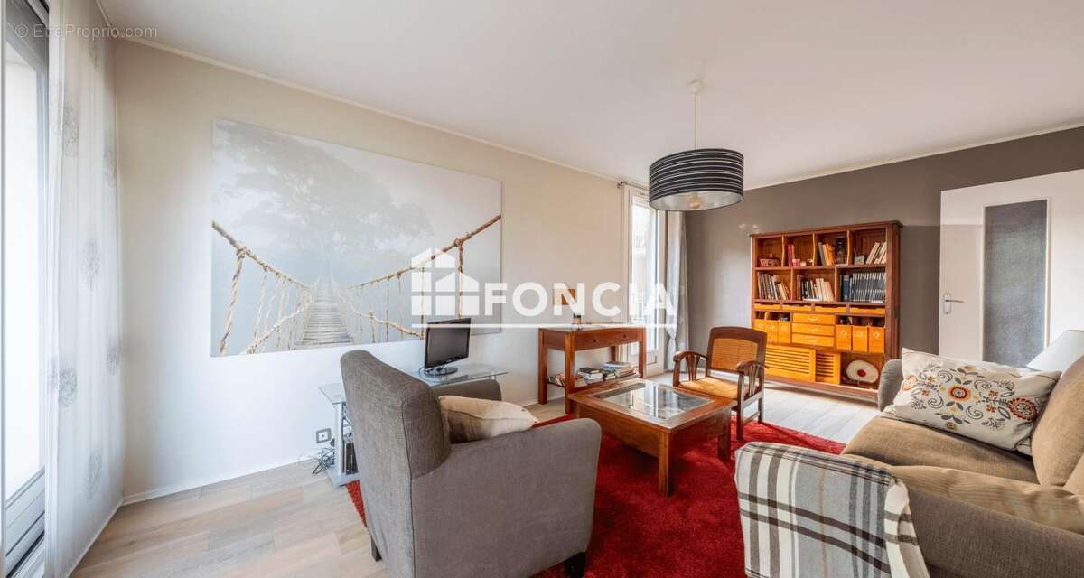 T3 coup de cœur rénové – Balcon, rangements et belles prestations - photo 2