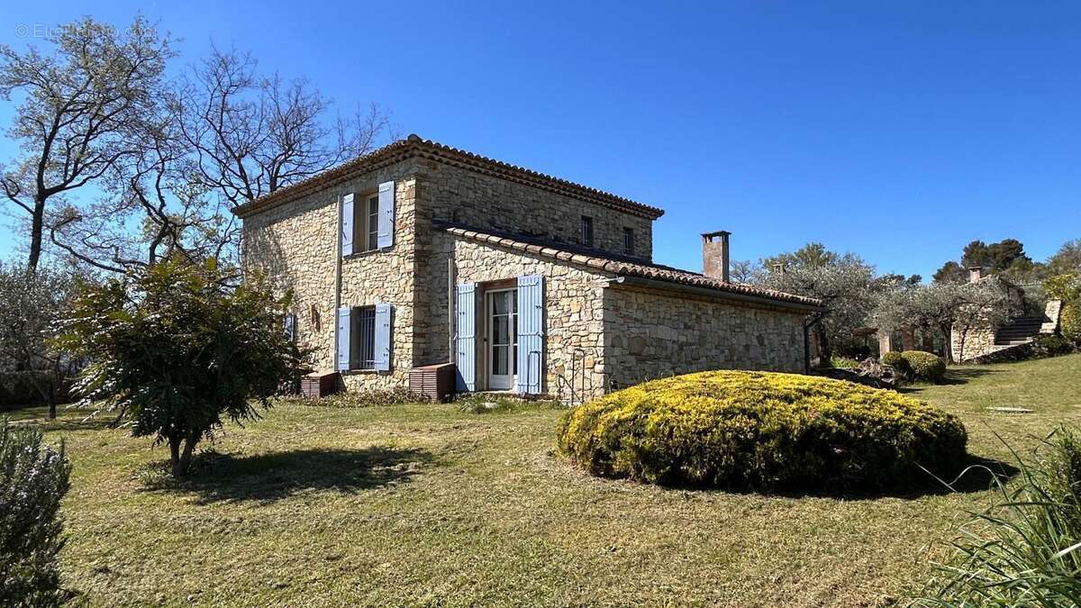 Maison à ENTRECHAUX