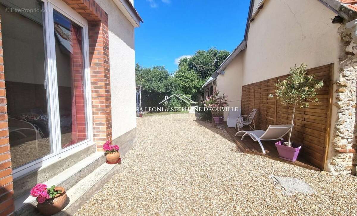 Maison à JOUY
