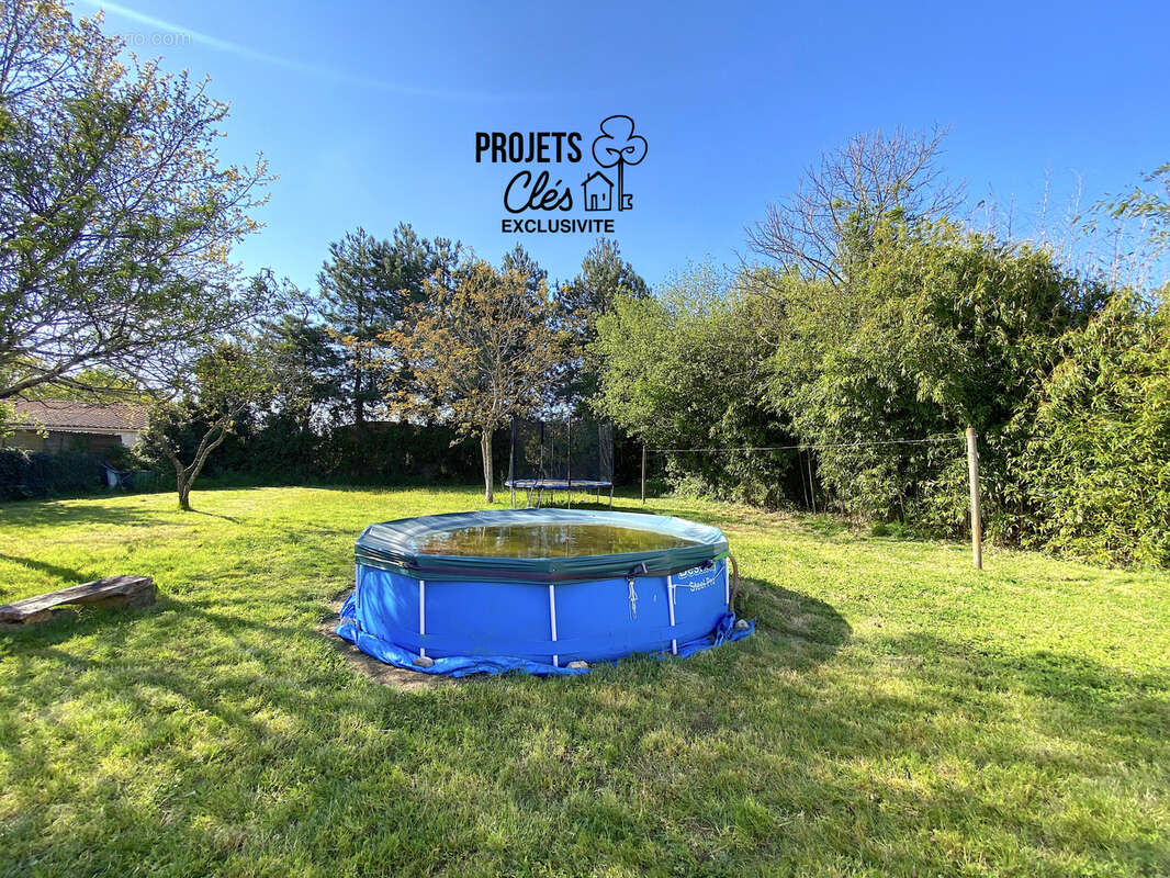 Maison à SAINT-GEORGES-DE-POINTINDOUX