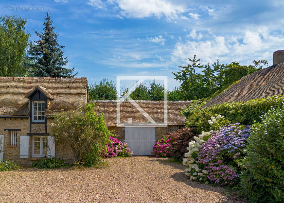 Maison à SAVIGNE-L'EVEQUE