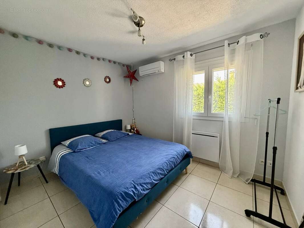 Superbe villa avec piscine sur belle parcelle de terrain arborée - photo 24