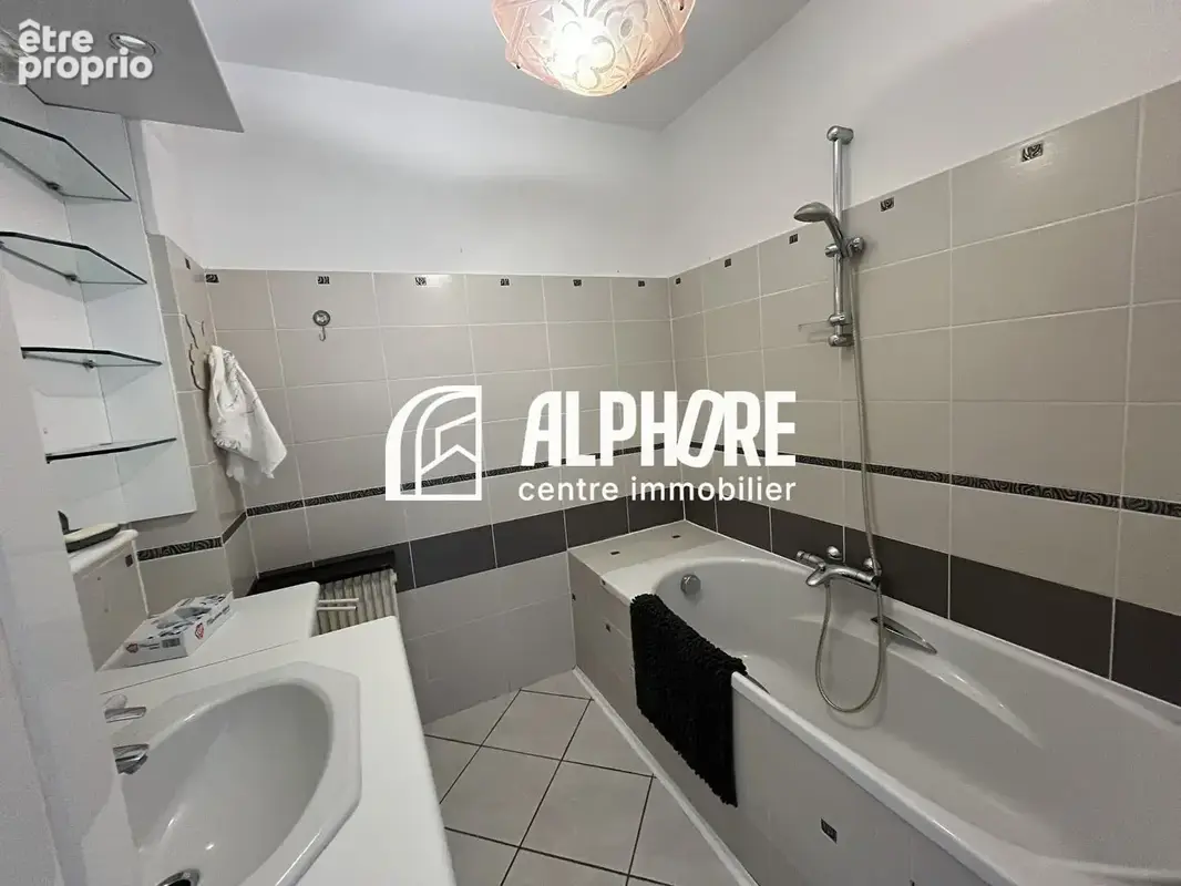 Appartement T4 - Nantes Zola - 90 m² - 3ème étage, 2 loggias et parking - photo 9