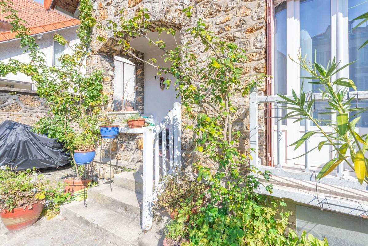 Maison à ISSY-LES-MOULINEAUX