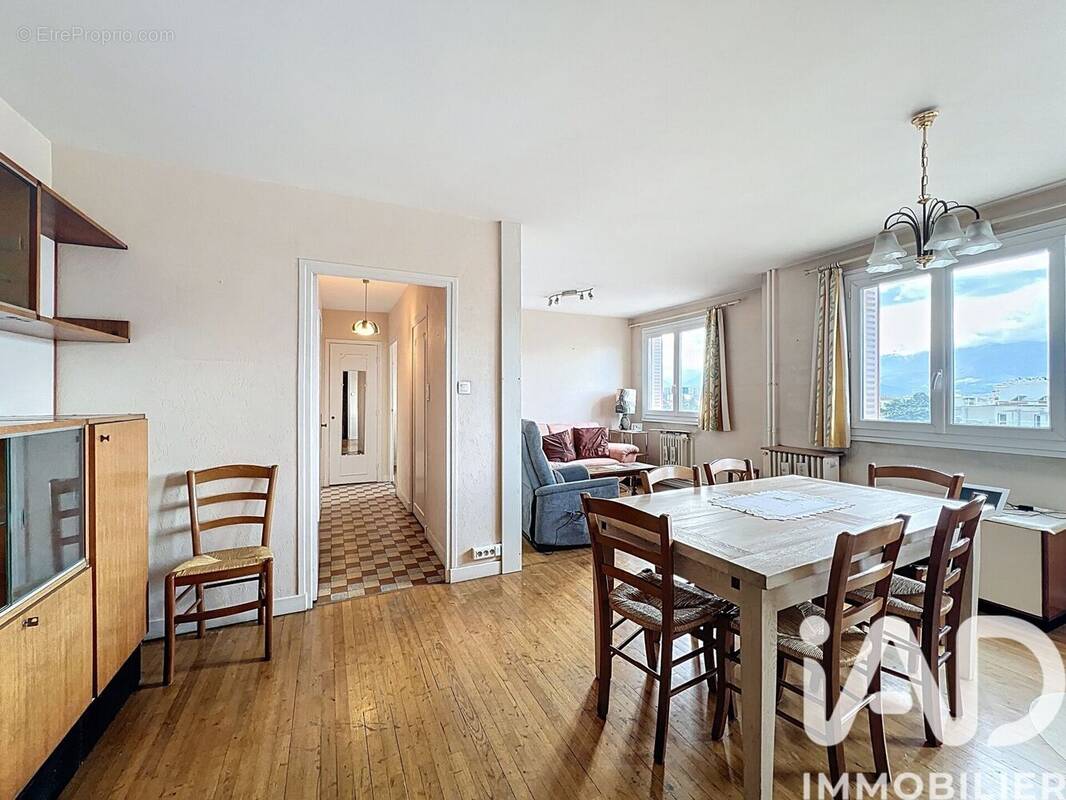 Photo 1 - Appartement à SAINT-MARTIN-D&#039;HERES